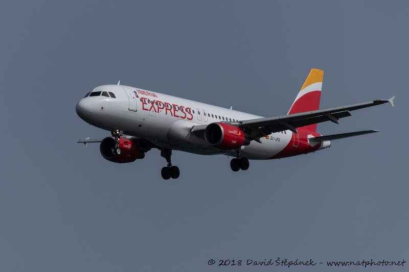 Airbus A320-214 (Iberia Express)